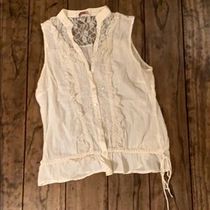 Rustic tank top with lace detailing